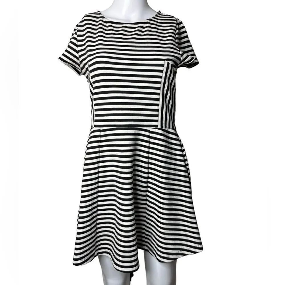 Forever 21 Striped Short Sleeve Peplum Mini Dress Black & White Size Medium